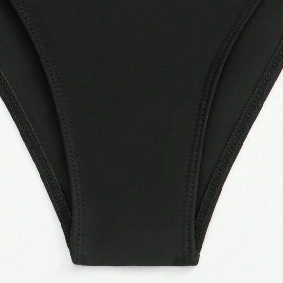Classic Cut Out Ring Linked One Piece Swimsuit black - Picture 8 of 8